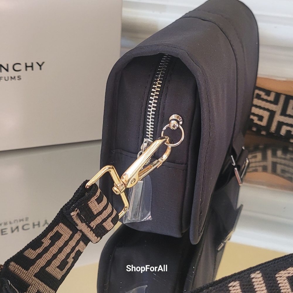 Givenchy - Picture 4 of 9